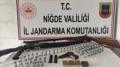 Niğde'nin Kömürcü köyünde İl Jandarma Komutanlığı ekipleri tarafından düzenlenen operasyonda,