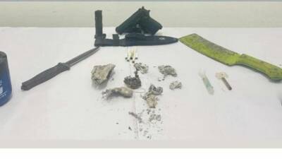 Kırşehir'de İl Jandarma Komutanlığı ekipleri tarafından düzenlenen uyuşturucu operasyonunda 7