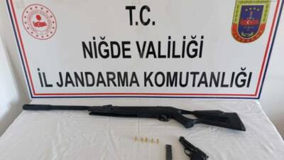 Niğde'de İl Jandarma Komutanlığı tarafından düzenlenen ruhsatsız silah operasyonunda 3