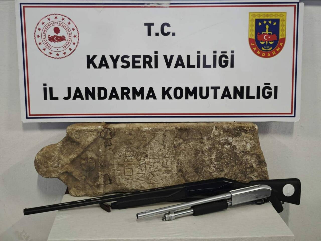 Kayseri'nin Yeşilhisar ilçesinde İl Jandarma Komutanlığı tarafından düzenlenen operasyonda, Roma
