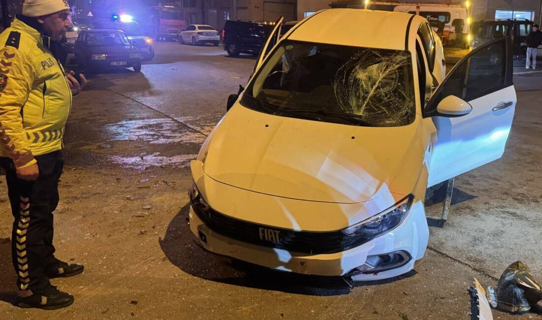 Kayseri'nin Melikgazi ilçesinde yaşanan olayda 2 otomobilin karıştığı kazada 2'si