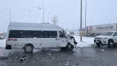 Kayseri'nin merkez Melikgazi ilçesinde yaşanan olayda işçi servisi ile tırın