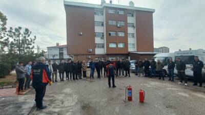 Aksaray İl Afet ve Acil Durum Müdürlüğü (AFAD) eğitmenleri, İl