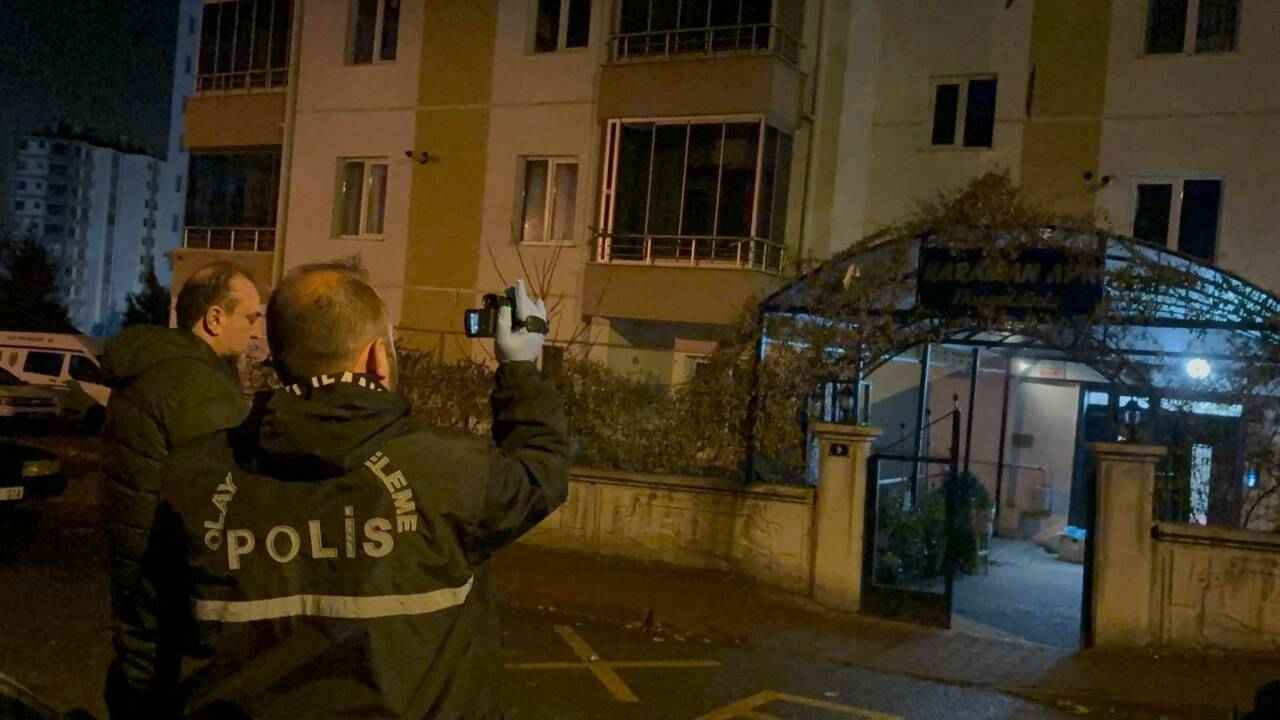 Kayseri'nin Melikgazi ilçesinde yaşanan olayda baba ve oğlu arasında kavga