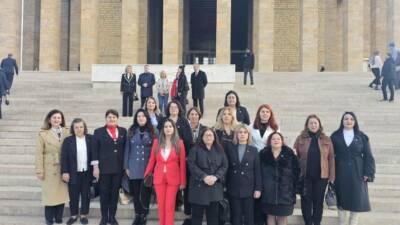 CHP Aksaray İl Kadın Kolları, Anıtkabir’de gerçekleştirilen ziyaretle Cumhuriyet, laiklik