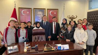 Gazipaşa Ortaokulu öğrencileri, Aksaray Barosunu ziyaret ederek avukatlık mesleği ve
