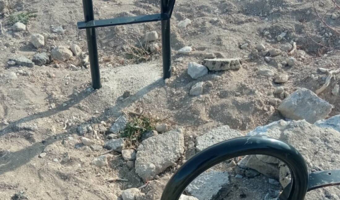 Aksaray’ın Gülağaç ilçesine bağlı Demirci Beldesi’ndeki çocuk parkında kundaklama iddiası