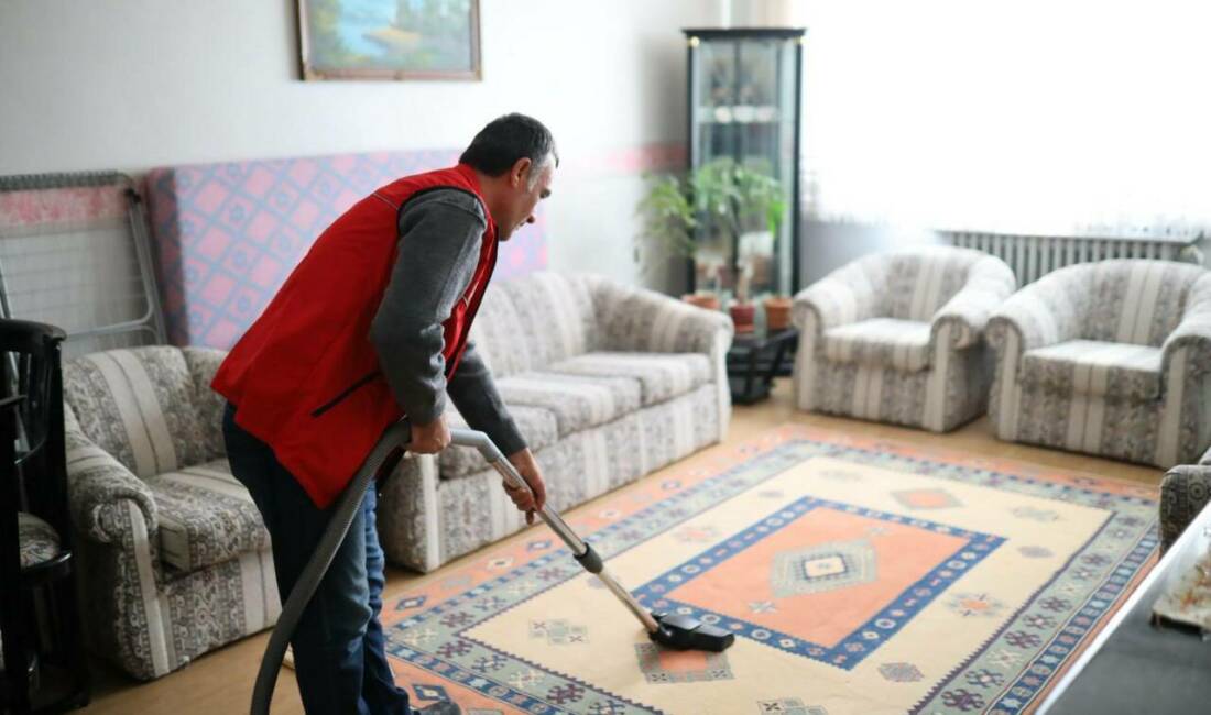 Aksaray Belediyesi, sosyal belediyecilik anlayışı kapsamında yürüttüğü Evde Temizlik Hizmeti