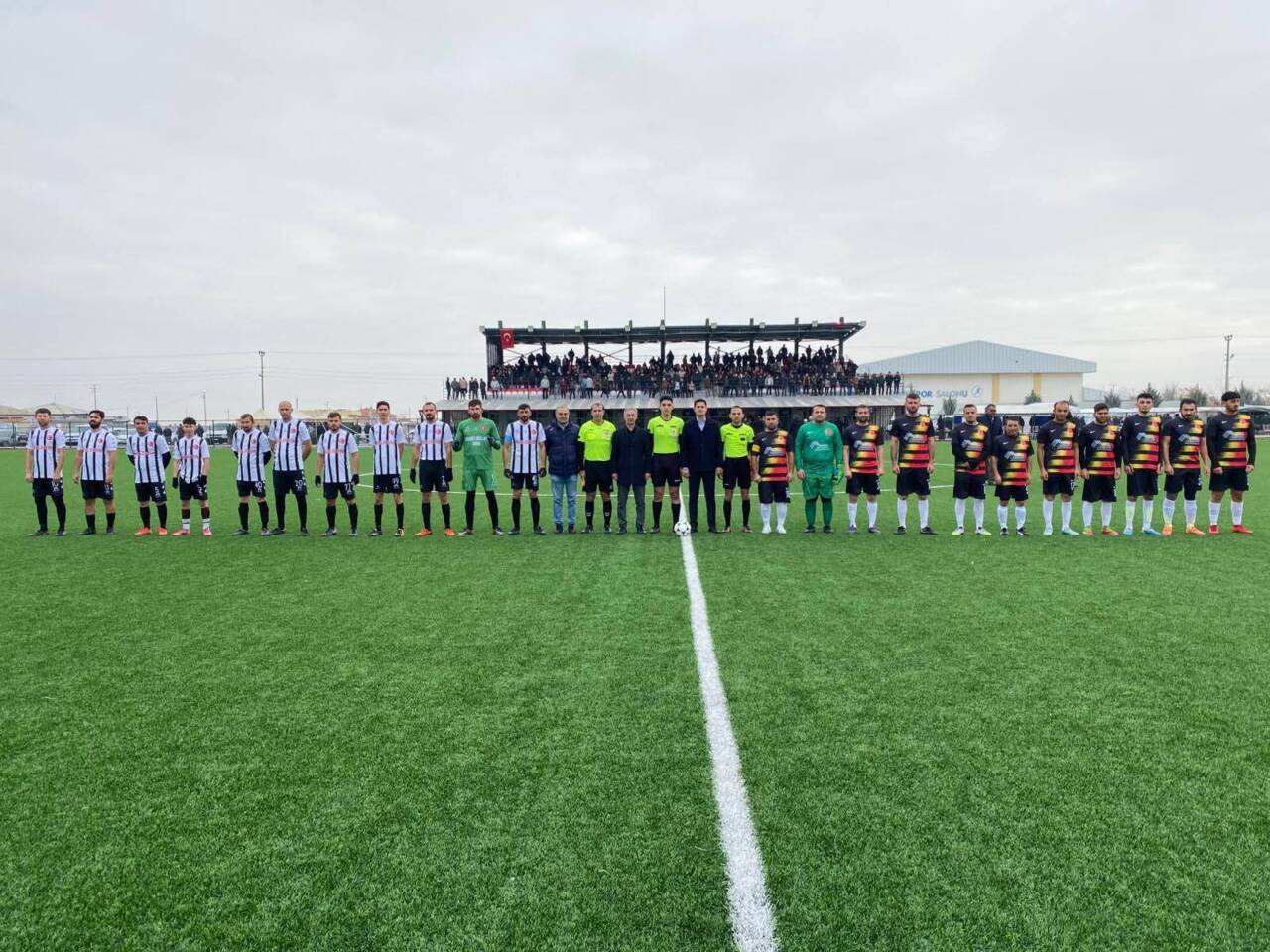 Eskil Belediyesi tarafından düzenlenen Köyler Arası Futbol Turnuvası başladı. Sporun