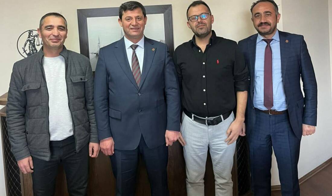 Aksaray Barosu yönetimi, Av. Abdullah Özdemir’e çalışma ofisinde ziyaret gerçekleştirdi.