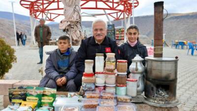 Aksaray’ın önemli turistik noktalarından olan Narlıgöl, Vali Mehmet Ali Kumbuzoğlu