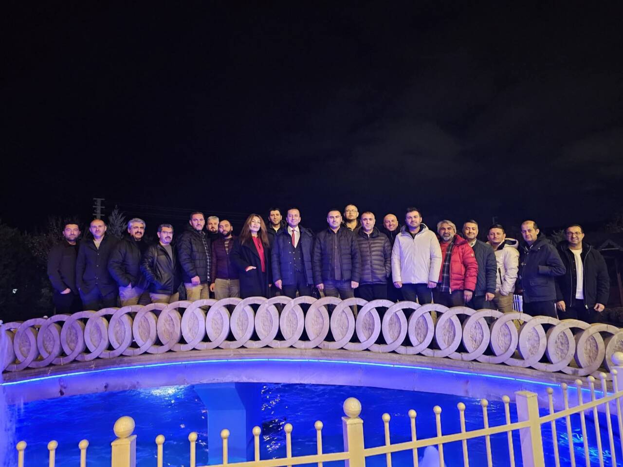 Güzelyurt ilçesinde görev yapan okul yöneticileri, düzenlenen yemek programında bir