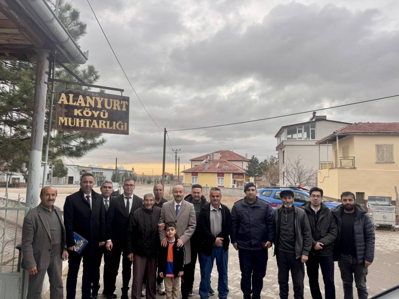 Güzelyurt Kaymakamı Süleyman Arat, ilçeye bağlı Alanyurt Köyünü ziyaret ederek
