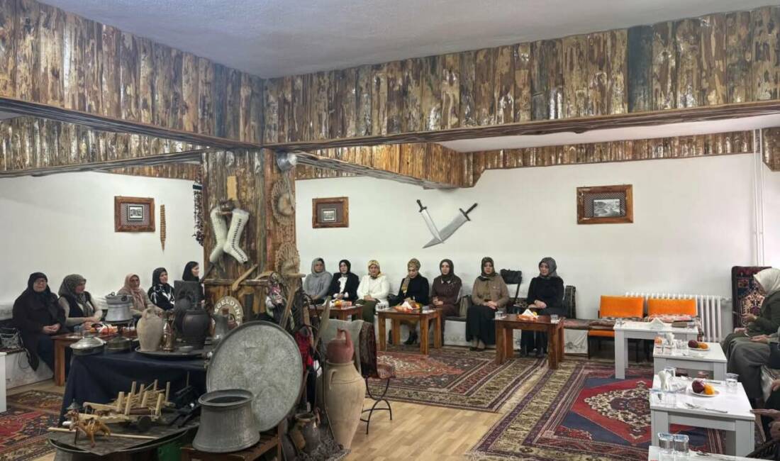 Aksaray’da şehit aileleri ve huzurevi sakinleri, Valinin eşi Canan Kumbuzoğlu’nun