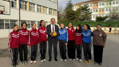 Aksaray İl Millî Eğitim Müdürü Metin Alpaslan, okul ziyaretleri kapsamında