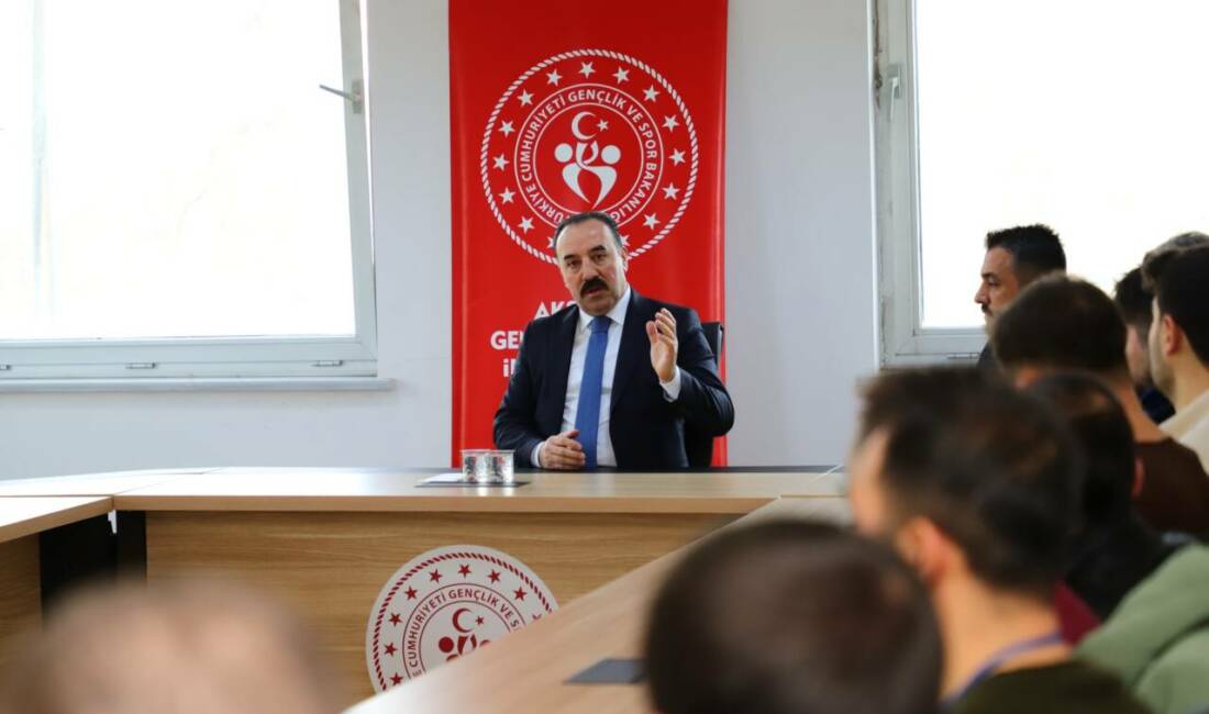 Aksaray Gençlik ve Spor İl Müdürü Aslan Yıldız, olimpik yüzme