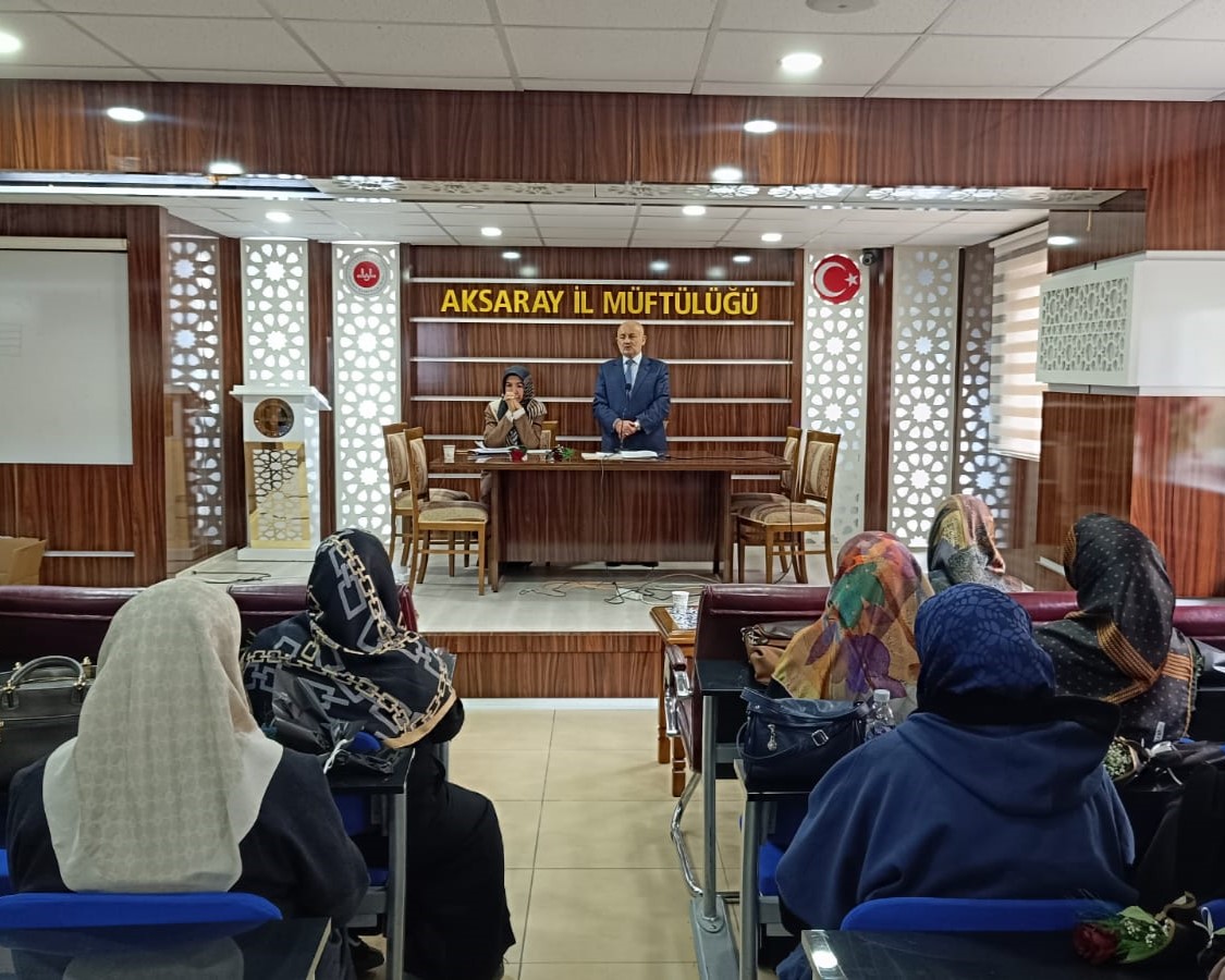 Aksaray İl Müftülüğü, şehir genelinde görev yapan Kur’an kursu öğreticilerini