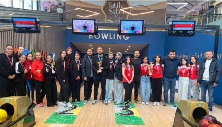 Aksaray’da düzenlenen Genç Kızlar Bowling İl Birinciliği büyük heyecana sahne
