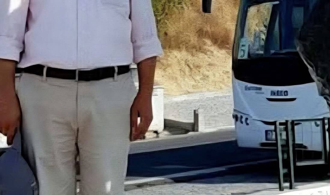 Çanakkale’nin Biga ilçesinde odun yüklü kamyonetin devrilmesi sonucu Aksaraylı Ramazan