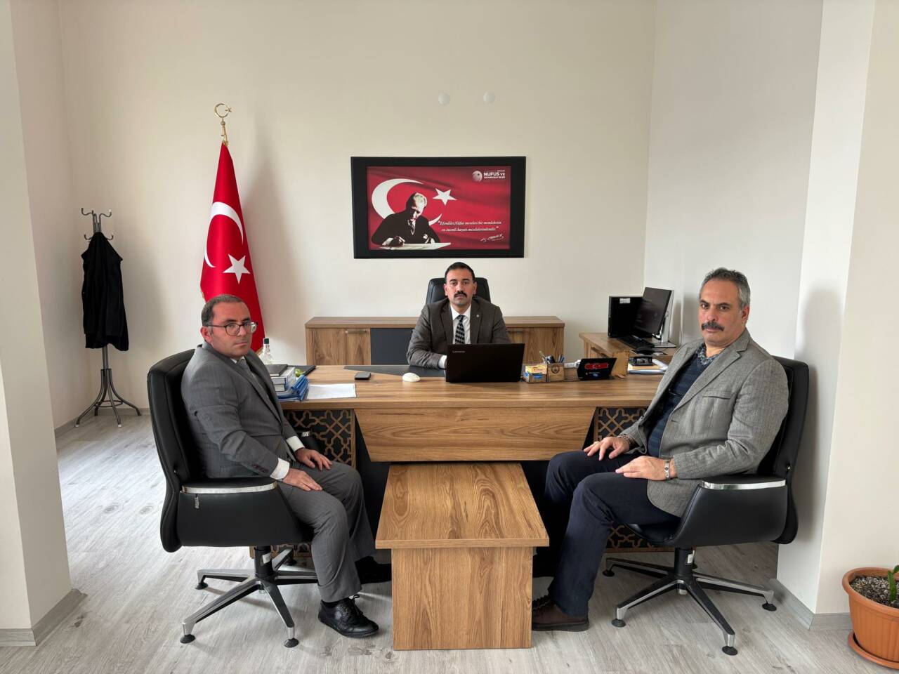 Sultanhanı Kaymakamı Bilal Göksun, Sultanhanı Kaymakamlığı İlçe Nüfus Müdürlüğünü ziyaret