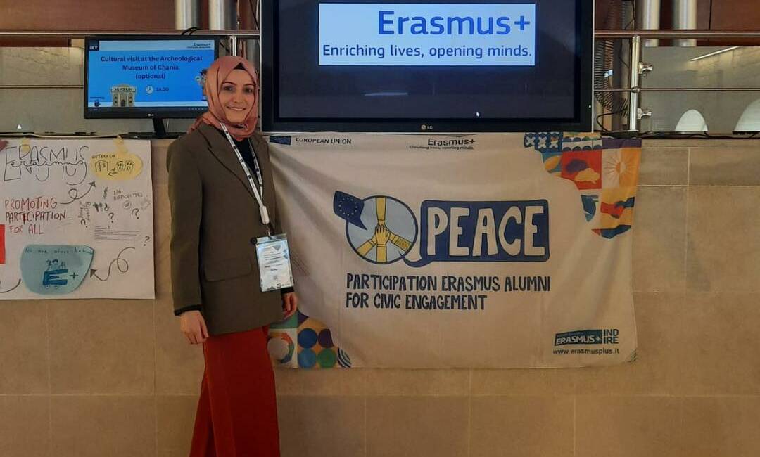 Ortaköy Şehit Rıfat Kahyaoğlu Anadolu Lisesi öğretmenlerinden Havva Kahramaner, Avrupa