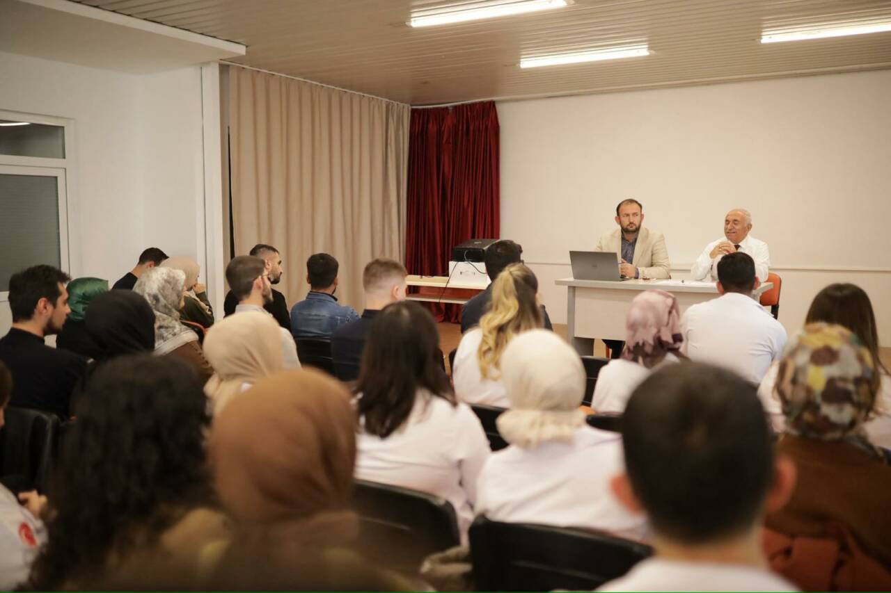 Aksaray Belediyesi, eğitim alanındaki hizmetlerini güçlendirmek amacıyla Bilgihanelerde görev yapan