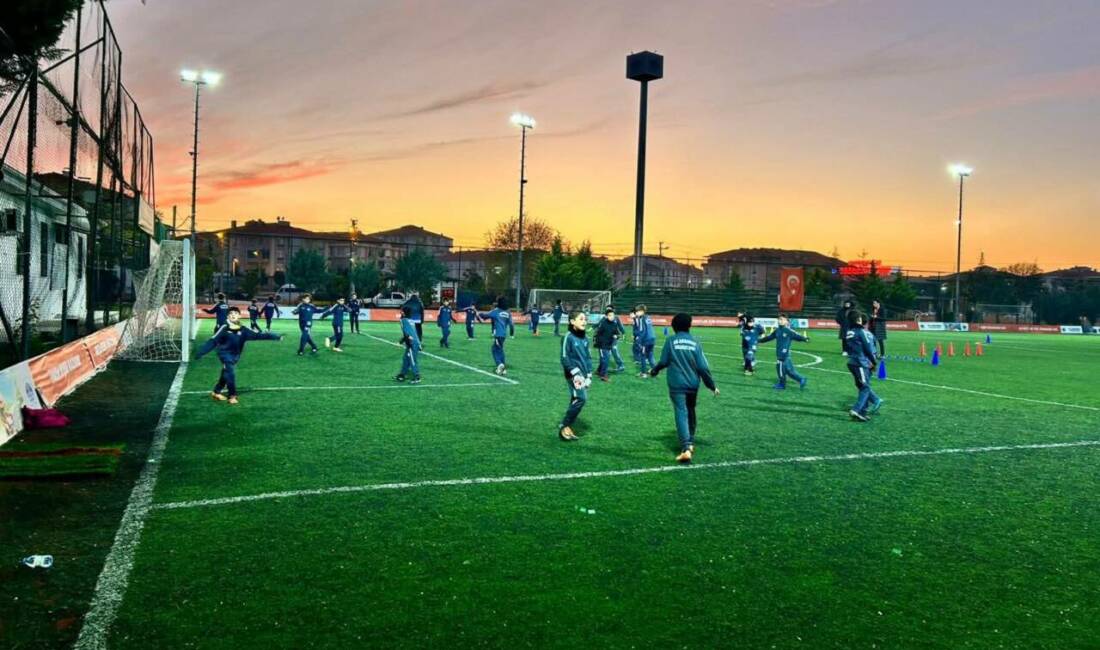 Aksarayspor altyapısında en küçük yaş grubundaki çocuklar, planlı ve disiplinli