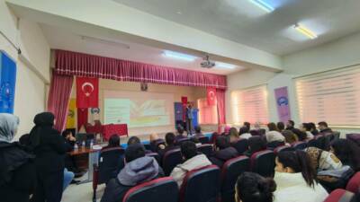 Ortaköy Meslek Yüksekokulu, Doç. Dr. Emine Şener’in verdiği konferansla öğrencileri