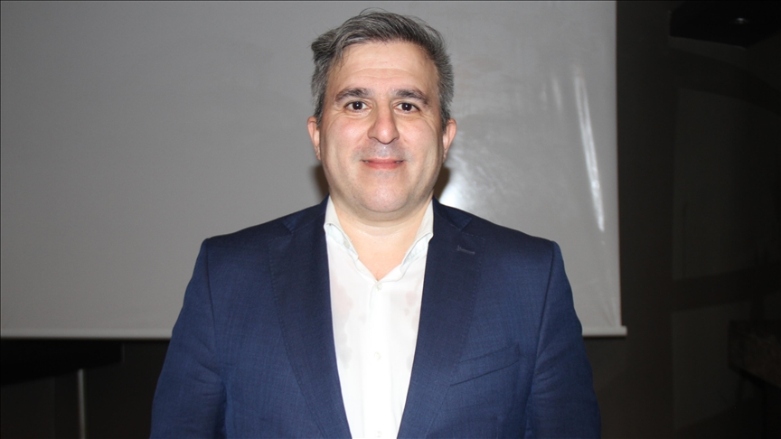Gurbetçi ailenin profesör çocuğu Almanya'daki başarılarıyla tıp dünyasında adından söz