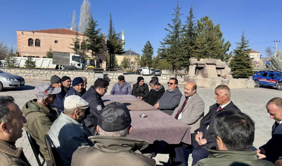 Güzelyurt Kaymakamı Süleyman Arat, Selime Belediye Başkanı Turgut Yayatan ve
