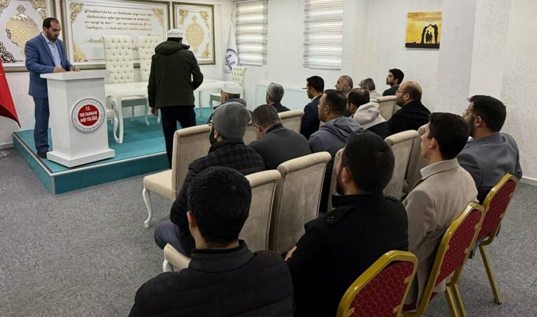 Sultanhanı Müftülüğü hizmet binasında, İlçe Müftüsü Selman Çiloğlu başkanlığında aylık