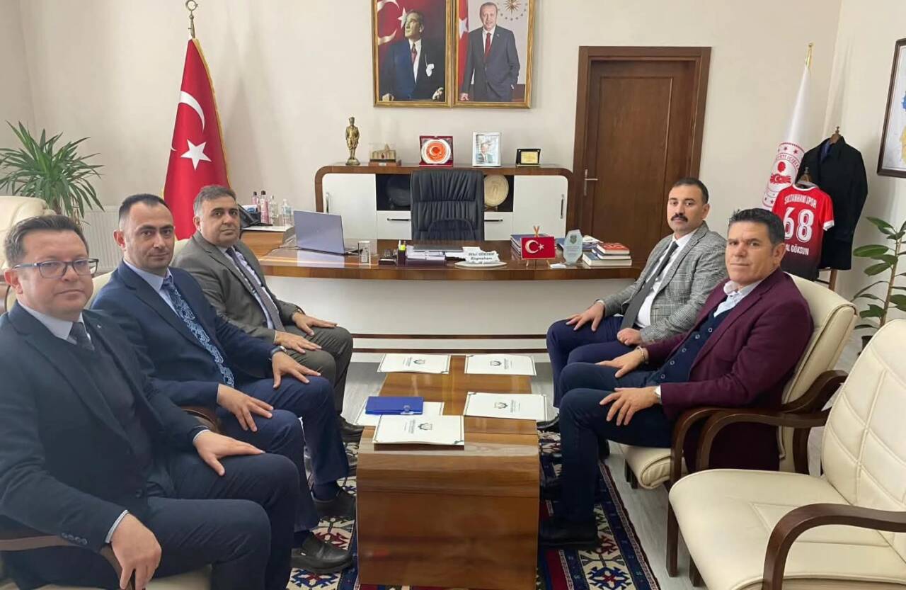 Sultanhanı ilçede Organize Sanayi Bölgesi kapsamında yürütülen çalışmalar, gerçekleştirilen toplantıda