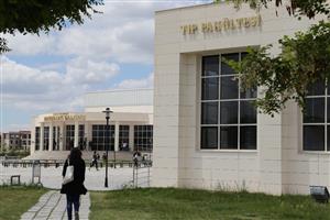 Aksaray Üniversitesi Tıp Fakültesinde, yönetim ile paydaşlar arasındaki iletişimi güçlendirmek