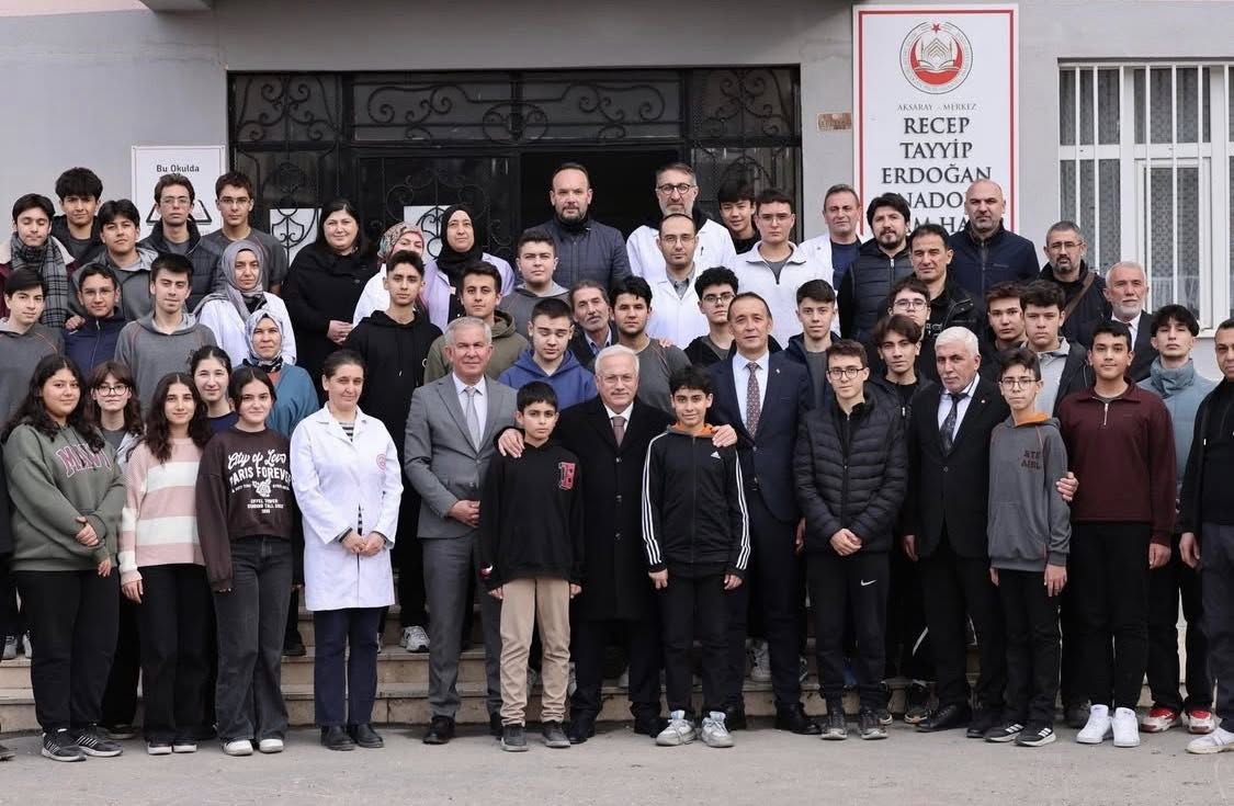 Aksaray Valisi Mehmet Ali Kumbuzoğlu, İl Milli Eğitim Müdürü Metin
