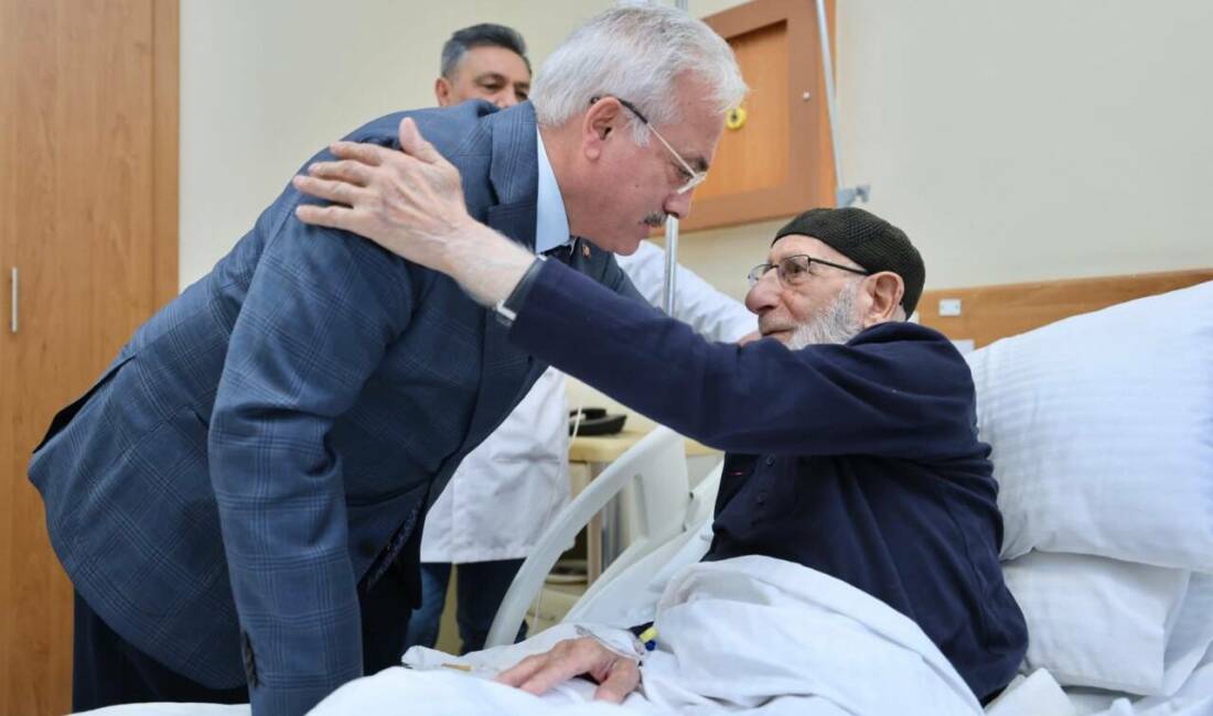 Mehmet Ali Kumbuzoğlu, aziz şehidimiz İsmail Dağ’ın tedavi gören babası
