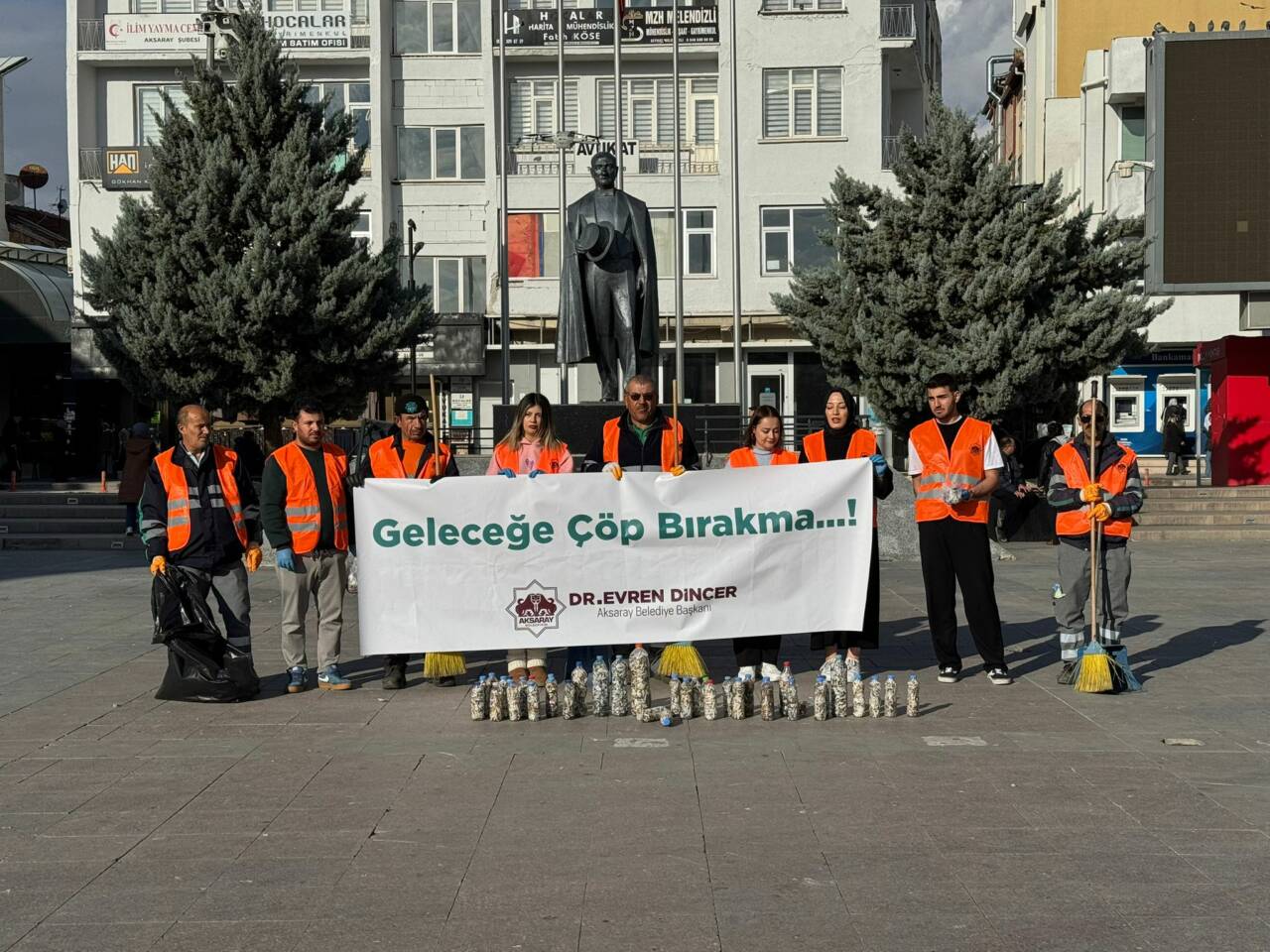 Aksaray Belediyesi ve Aksaray Üniversitesi öğrencileri, çevre kirliliğine dikkat çekmek