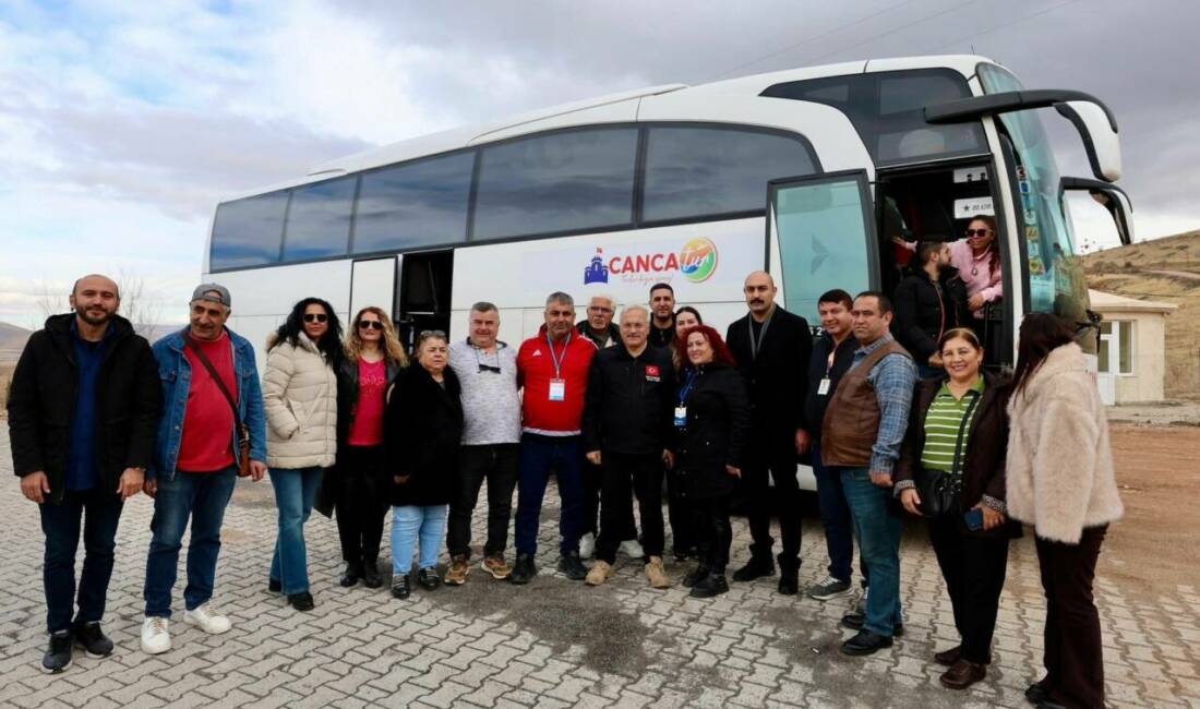 Aksaray Valisi Mehmet Ali Kumbuzoğlu, Narlıgöl’de esnafları ziyaret ederek yerli