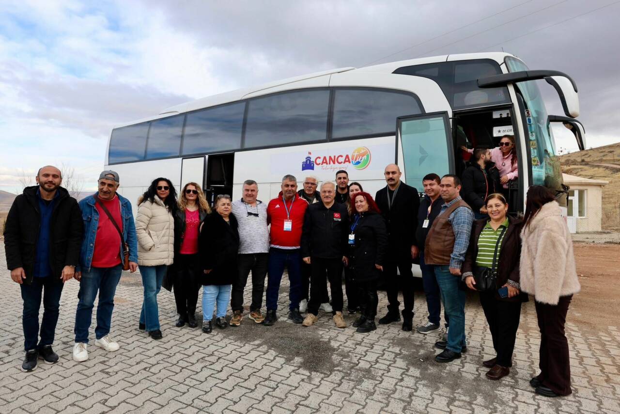 Aksaray Valisi Mehmet Ali Kumbuzoğlu, Narlıgöl’de esnafları ziyaret ederek yerli