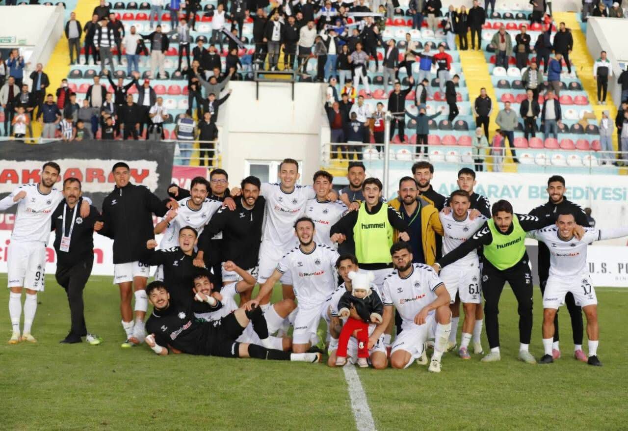 Bahis oynadıkları gerekçesiyle hak mahrumiyeti alan 10 futbolcudan, 3 futbolcunun