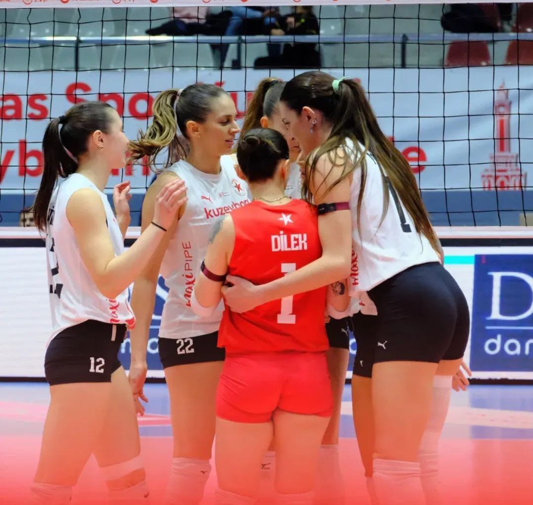 Vodafone Sultanlar liginde mücadele eden Kuzeyboru kadın voleybol takımı ligdeki