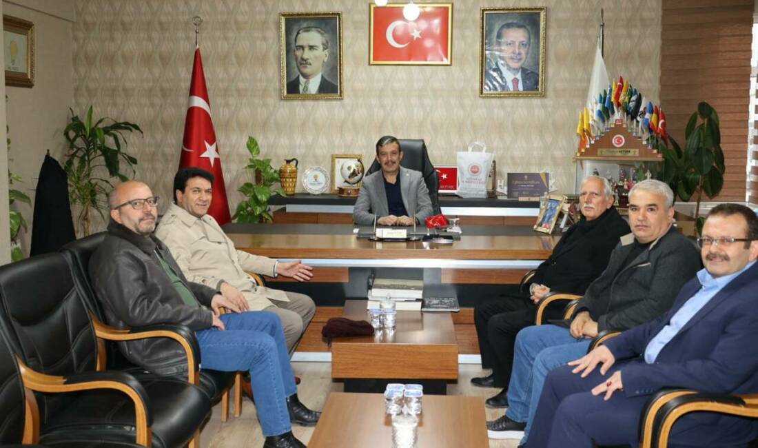 Aksaray’da görev yapan yerel gazete sahipleri ve gazeteciler, AK Parti