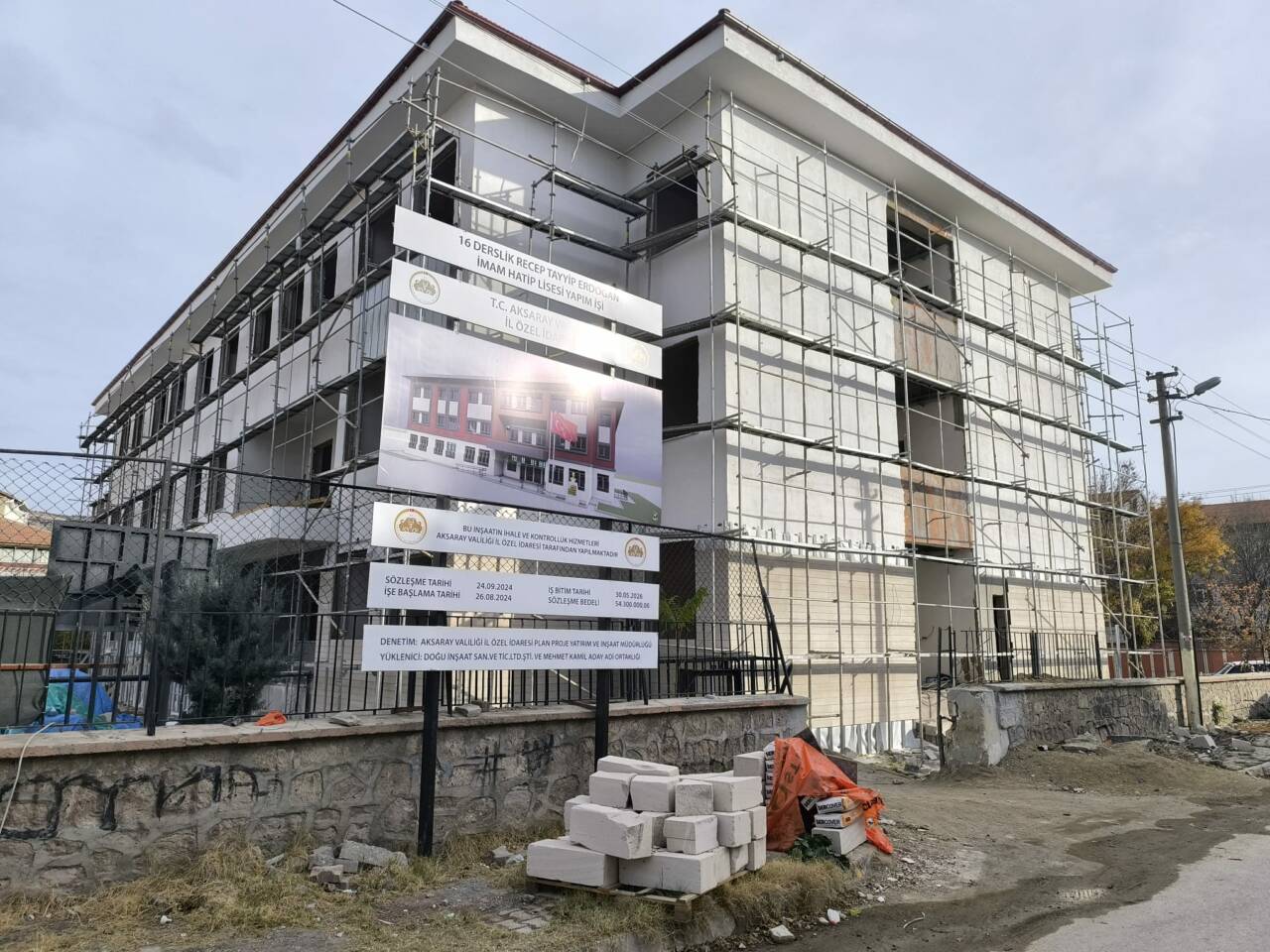 Aksaray’da eğitim altyapısının güçlendirilmesine yönelik yatırımlar kesintisiz devam ediyor. Bu