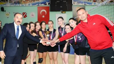 Aksaray Gençlik Spor İl Müdürlüğü tarafından düzenlenen yurtlar arası voleybol