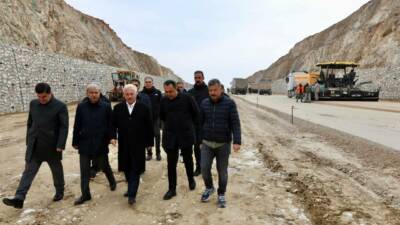 Aksaray-Ortaköy yolu çalışmalarında ilerleme kaydedildi. Aksaray-Ortaköy yolu için yapılan incelemede