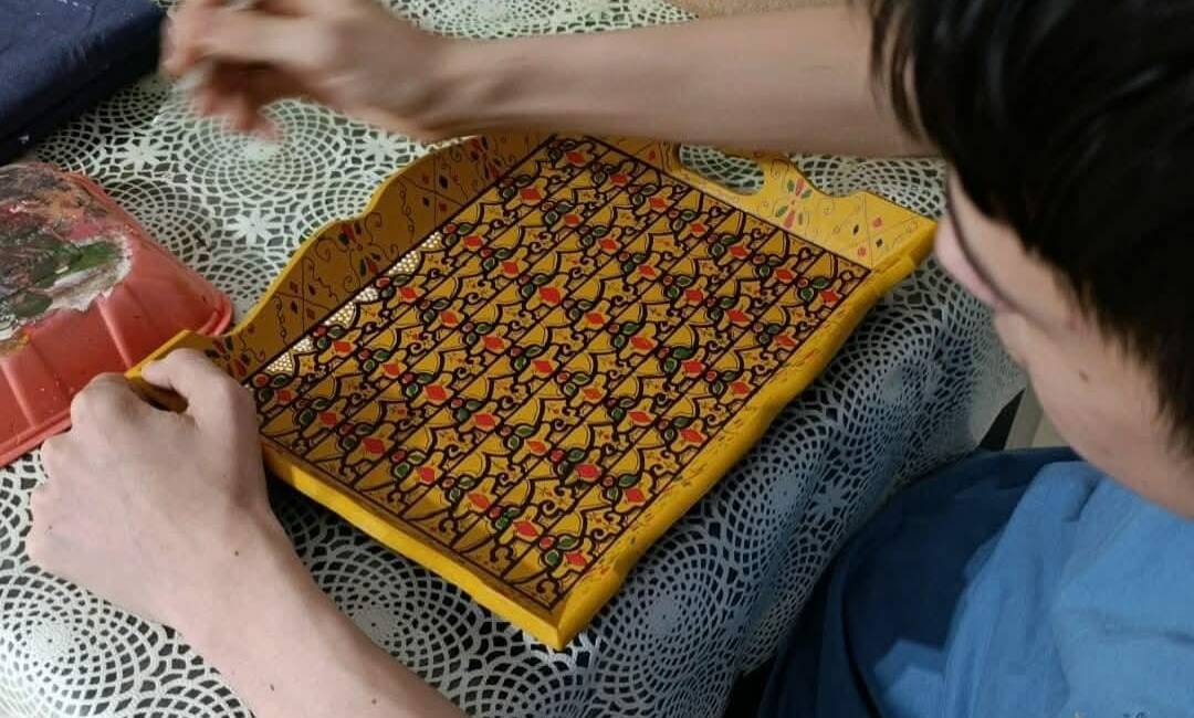 Aksaray Aile ve Sosyal Hizmetler birimi tarafından gerçekleştirilen ahşap boyama