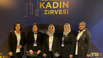 Aksaraylı AK Partili kadın temsilciler, İstanbul’da düzenlenen Uluslararası Kadın Zirvesi’nde