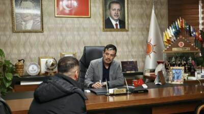AK Parti Aksaray İl Başkanlığı binasında düzenlenen Halk Buluşması programında,
