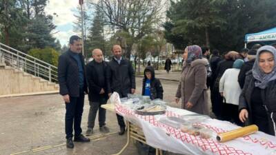 AK Parti Aksaray İl Başkanı Hamza Aktürk, vatandaşlarla bir araya