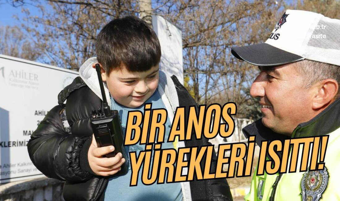 Aksaray’daki trafik denetiminde özel çocuk Hamza’nın telsizden yaptığı anons, trafik