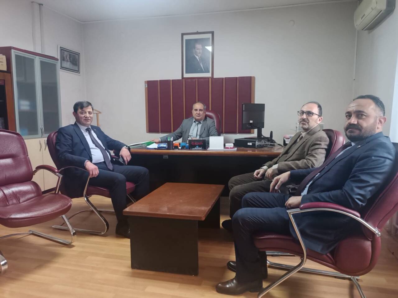 Aksaray Barosu yönetimi, kentte görev yapan Hazine avukatlarına yönelik nezaket